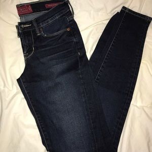 Lucky Brand never worn dark wash jeans
